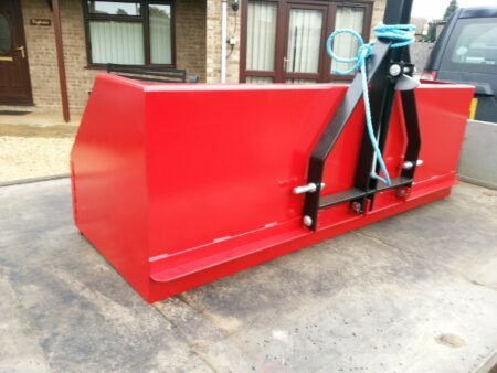 will fit any compact tractor with standard 3 point linkage cat 1 Tipping action. If you need CAT 2 Linkage, please message while ordering.