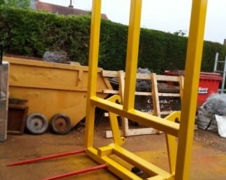BALE SPIKE FOR JCB TELEPORTER TOOL CARRIER/ FRONT TRACTOR LOADER WITH Q-FIT BRACKETS HEAVY DUTY NEW. Capacity 3 Ton or 3 Large Bales